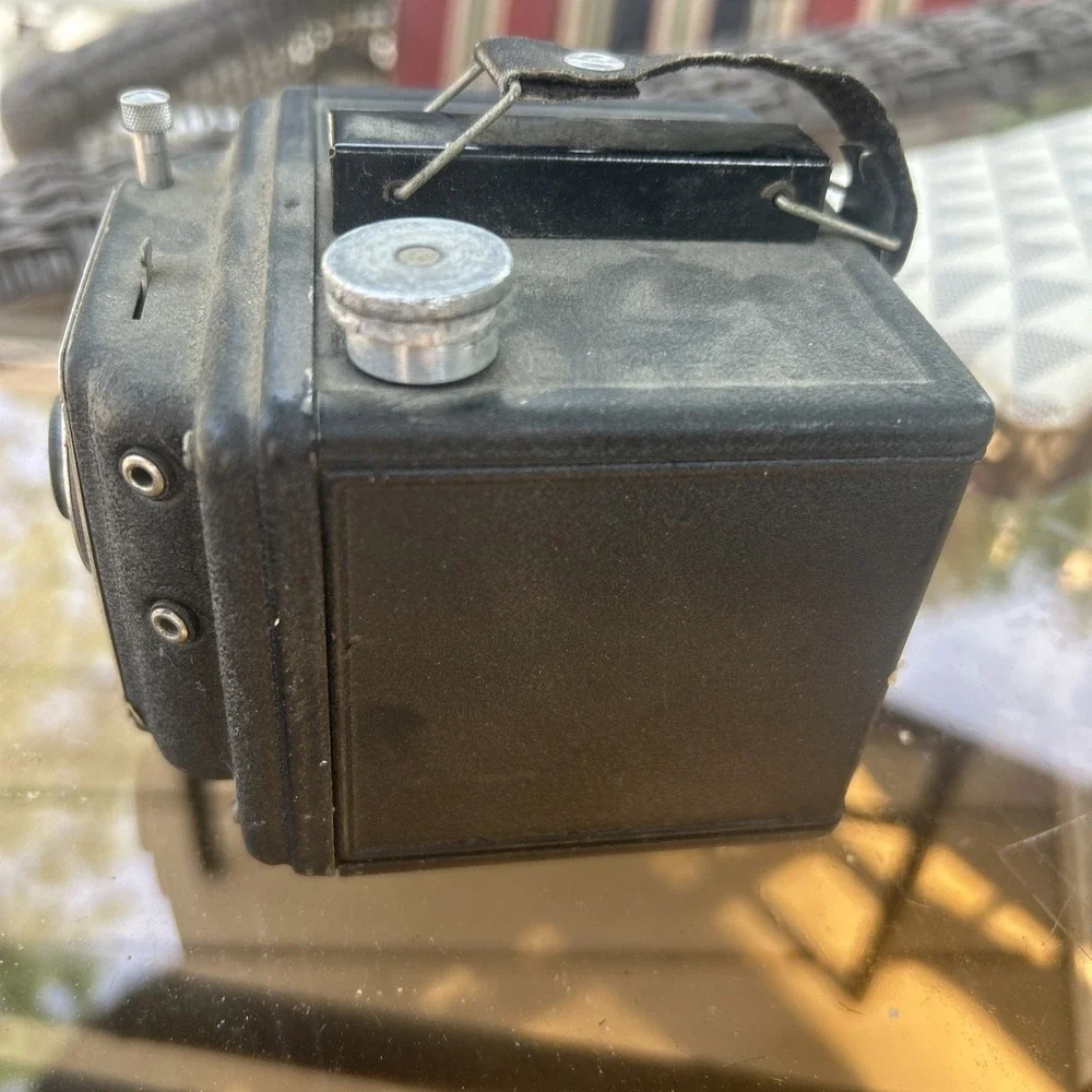VTG US Camera Co. Vagabond 120 Eveready Flash Shutter Camera- Untested